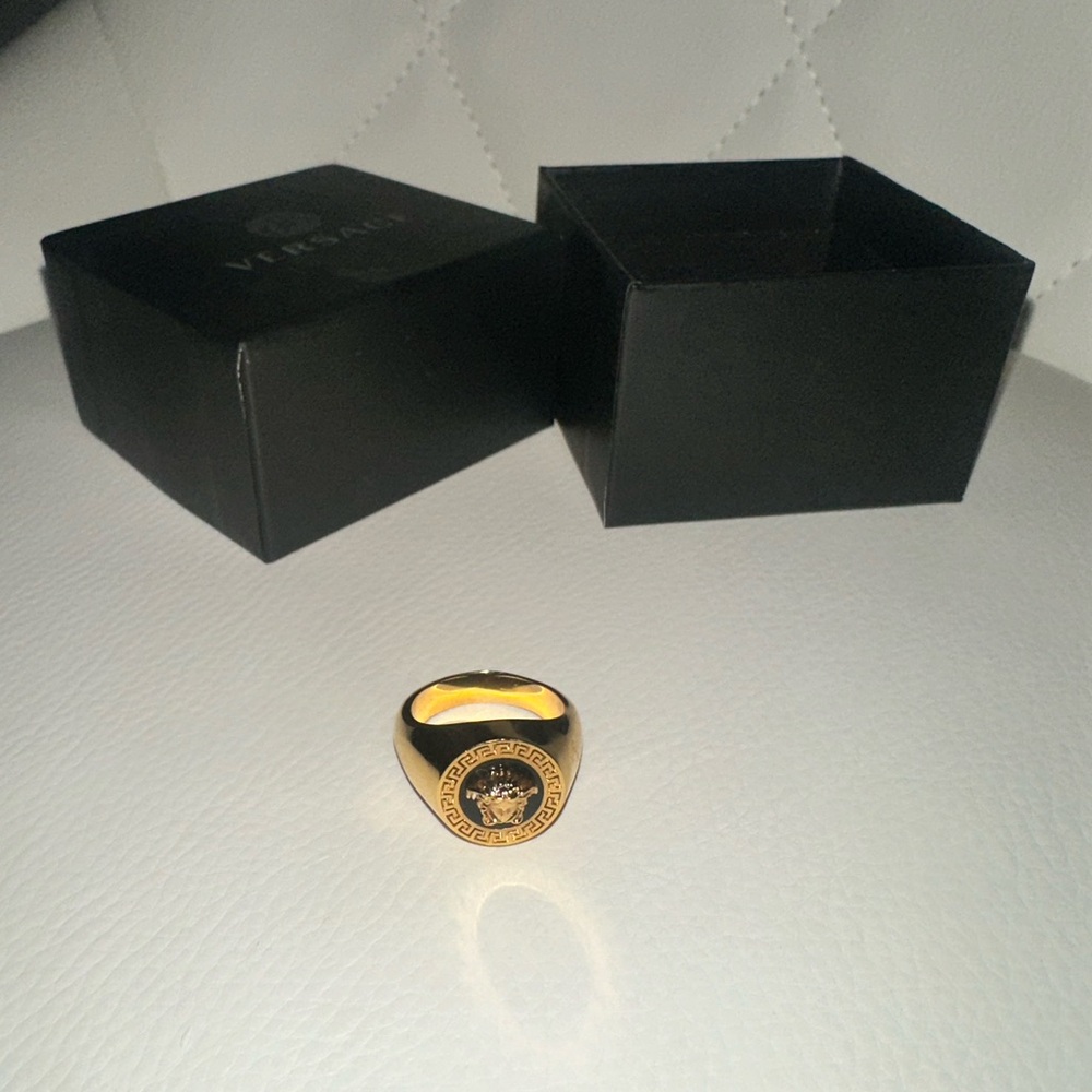Versace gold medusa head ring NEW size 15 US SIZE 7